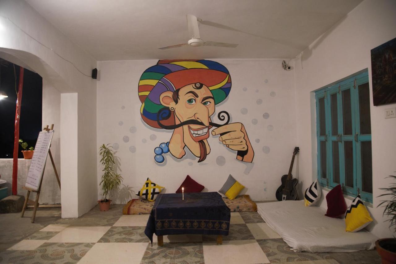 Moustache Khajuraho Hostel Bagian luar foto